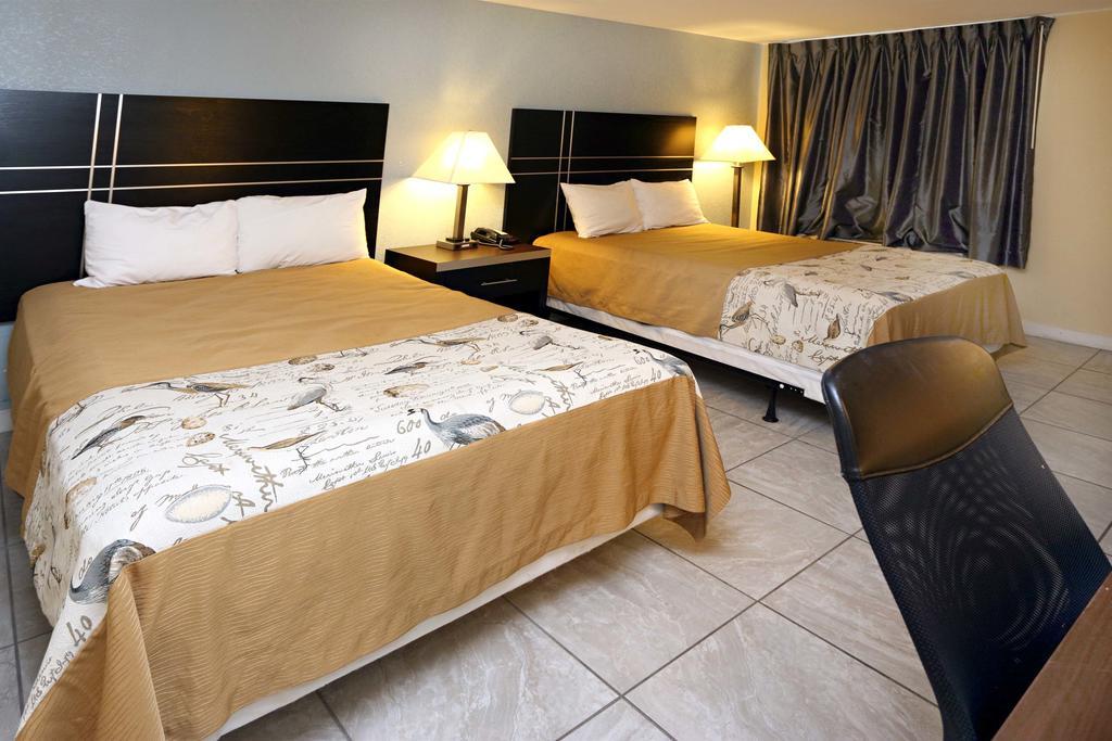 Blue Marlin Motel Virginia Beach Room photo